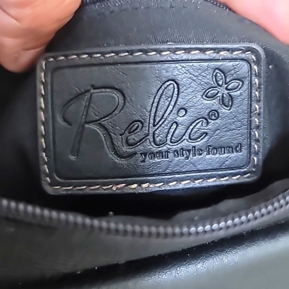 RELIC WOMEN'S SMALL CROSSBODY BAG/PURSE BLACK LEATHER - Picture 7 of 12
